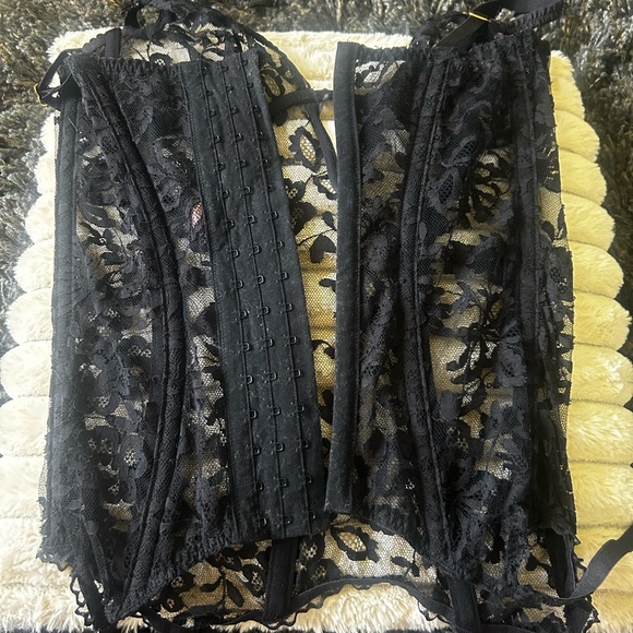 Agent Provocateur Black Lace Bustier with Garters - 34D - Picture 4 of 5